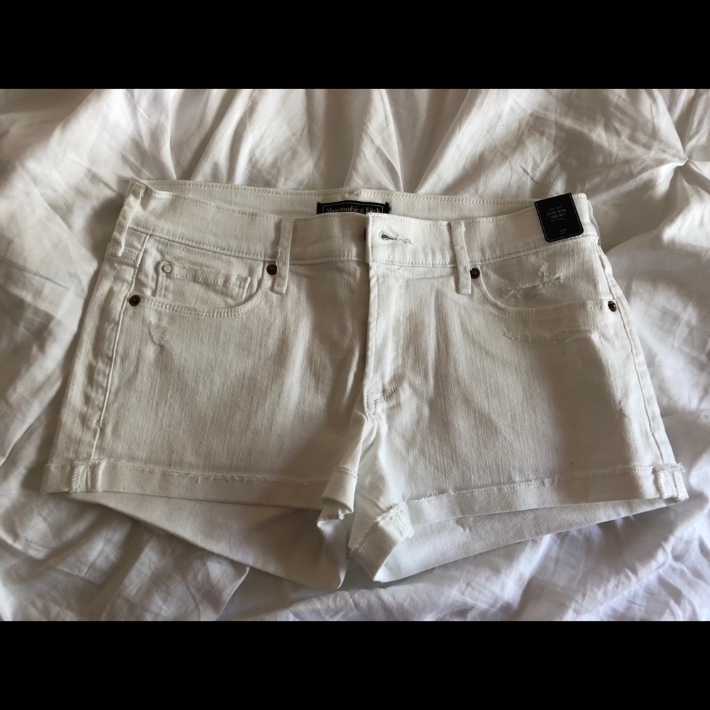 A&F White Denim Shorts// Size: 27 NWT